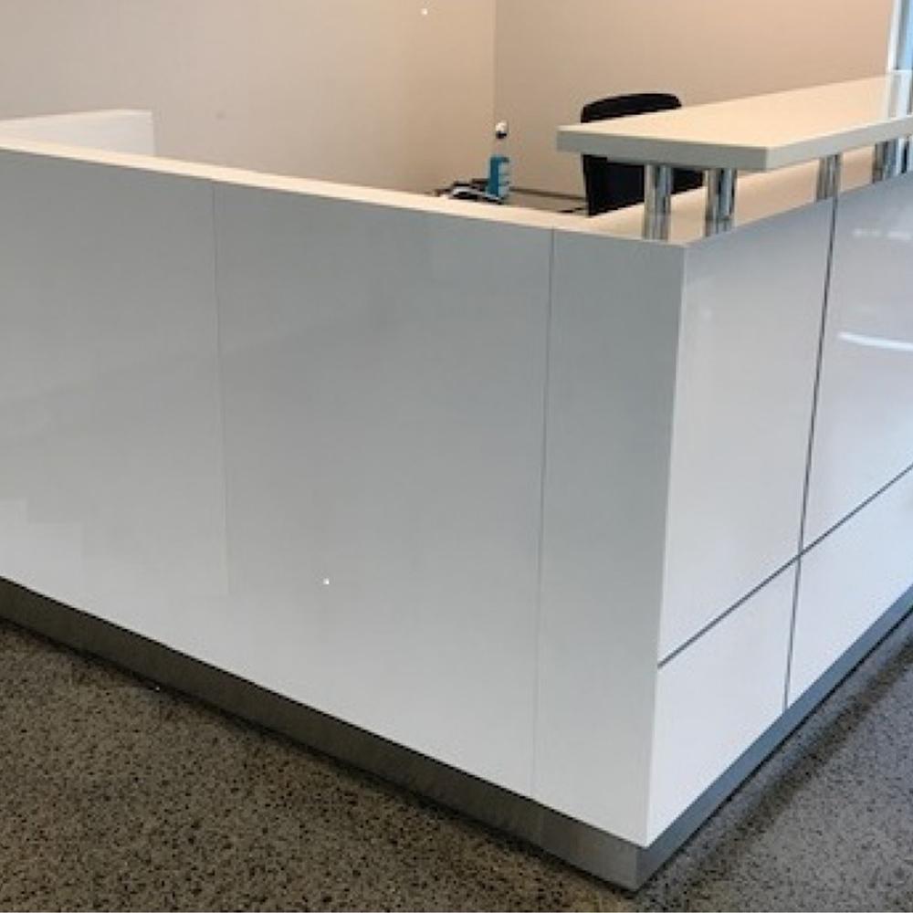 Hugo Full Modesty Reception Return Desk