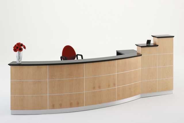 Accent Custom Reception Desks: Pouring Grandeur and Comfort